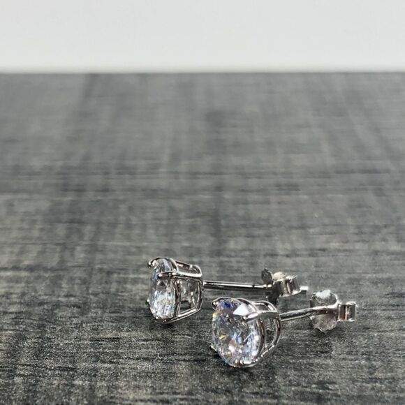 COPY - Sterling Silver 4mm Diamond stud earrings - Picture 5 of 6